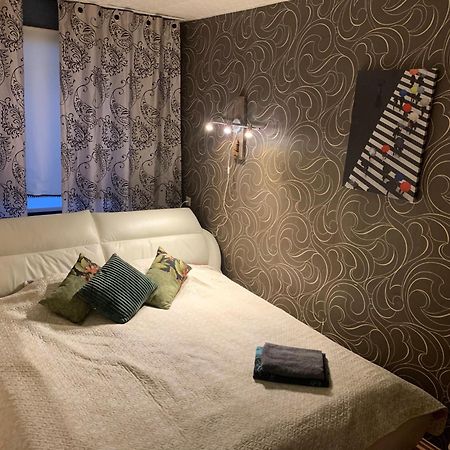Riia 10, 2-Bedroom Apartment - 2 Big Beds 1 Extra Bed-Parking Free Tartu Ngoại thất bức ảnh