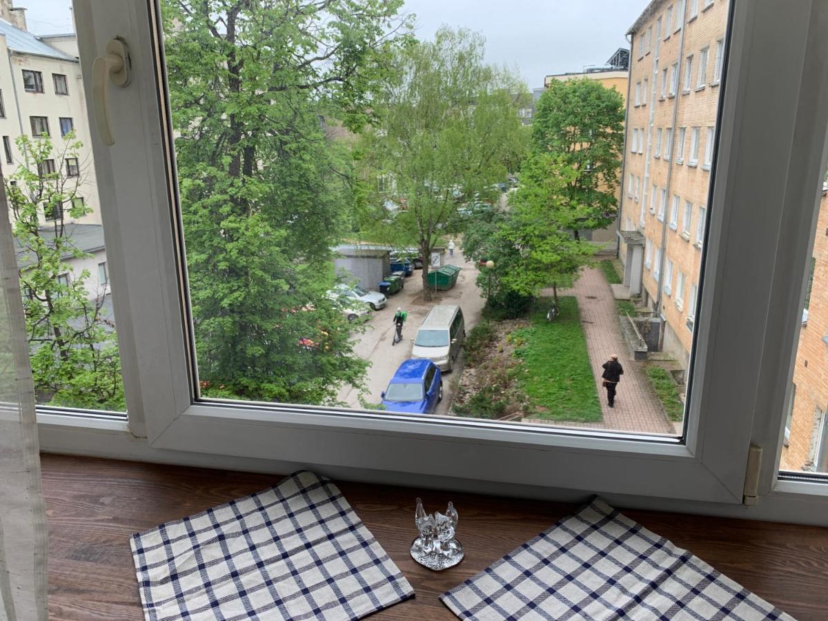 Riia 10, 2-Bedroom Apartment - 2 Big Beds 1 Extra Bed-Parking Free Tartu Ngoại thất bức ảnh