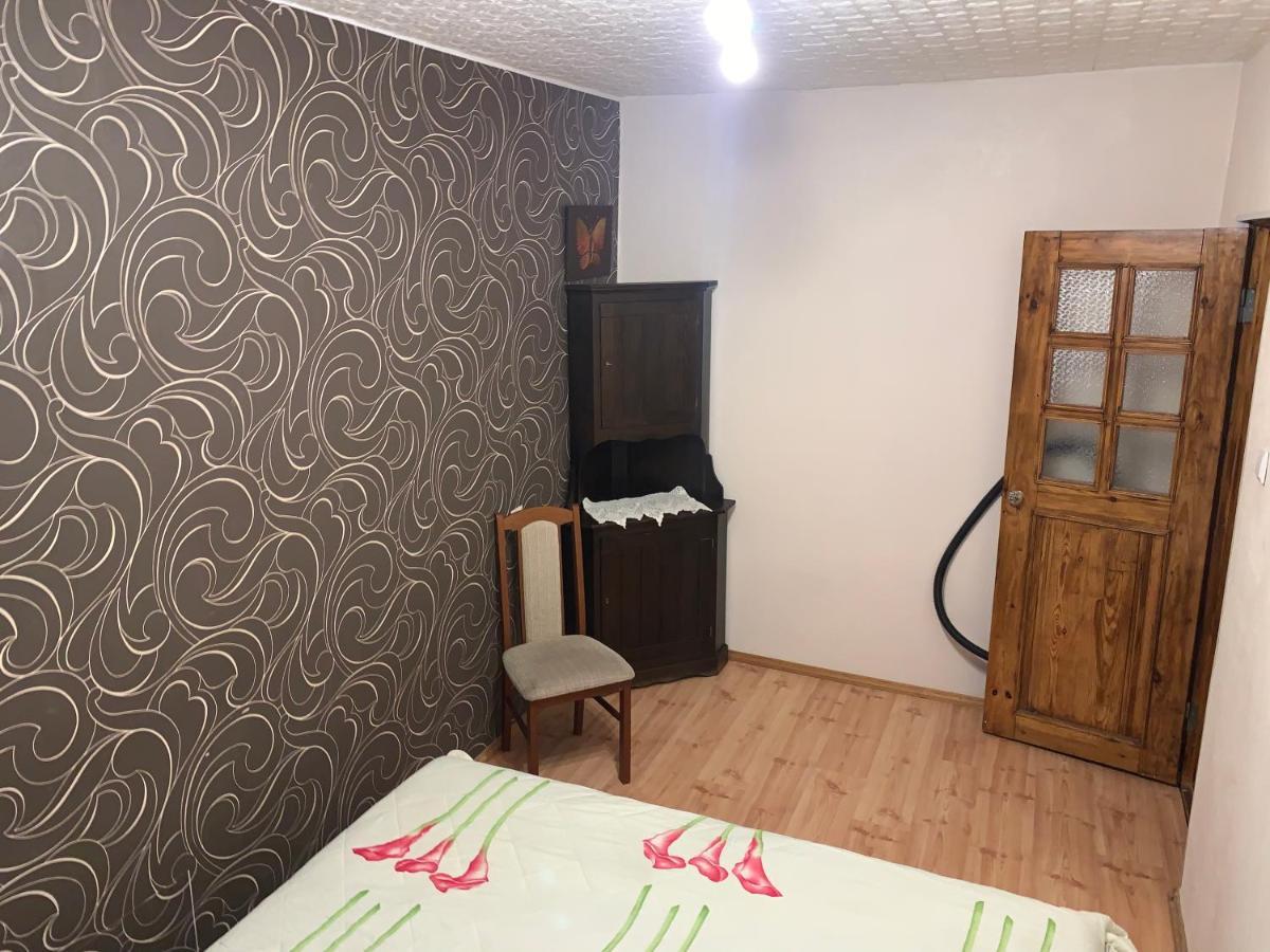 Riia 10, 2-Bedroom Apartment - 2 Big Beds 1 Extra Bed-Parking Free Tartu Ngoại thất bức ảnh