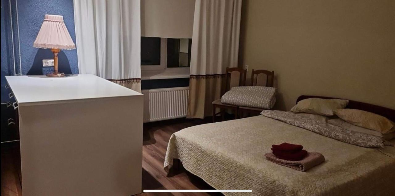 Riia 10, 2-Bedroom Apartment - 2 Big Beds 1 Extra Bed-Parking Free Tartu Ngoại thất bức ảnh