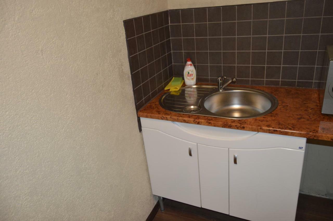 Riia 10, 2-Bedroom Apartment - 2 Big Beds 1 Extra Bed-Parking Free Tartu Ngoại thất bức ảnh